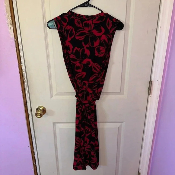 Norma Kamali Sleeveless Faux Wrap Jersey Dress Floral Print Black & Red Size M - Picture 4 of 7